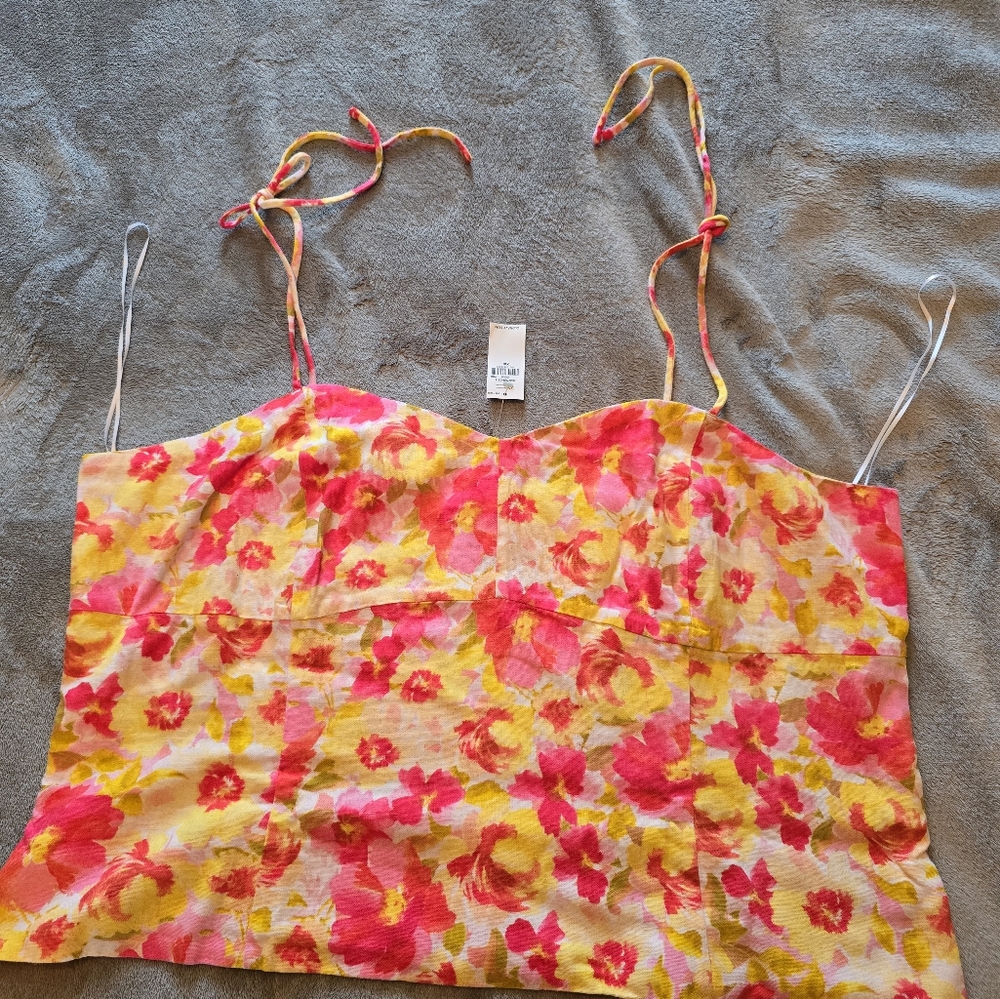 Fitted Linen-Blend Crop Top - Picture 3 of 7